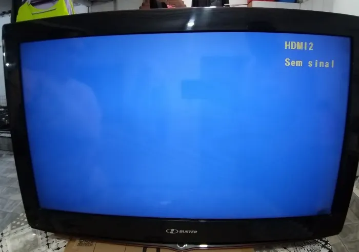 TV LCD 32' HBUSTER
