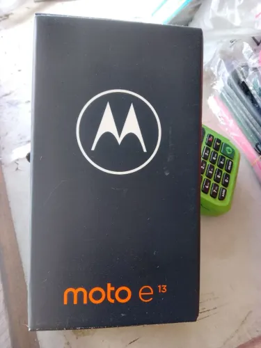 Celular E13 64 gigas com nota é caixa