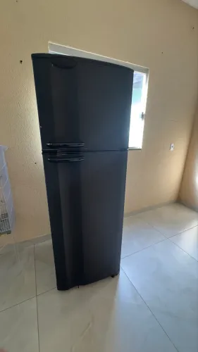Geladeira Electrolux duplex 380 litros adesivada
