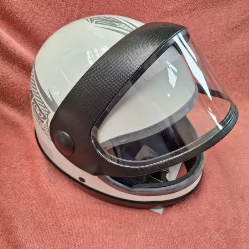 Capacete novo tamanho 56 estilo Taurus San Marino marca ProTork