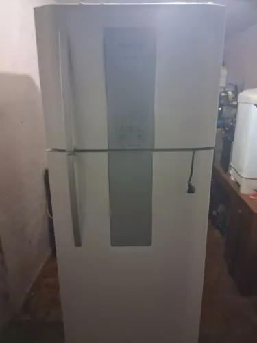 Geladeira Electrolux funcionando bem só r$ 600