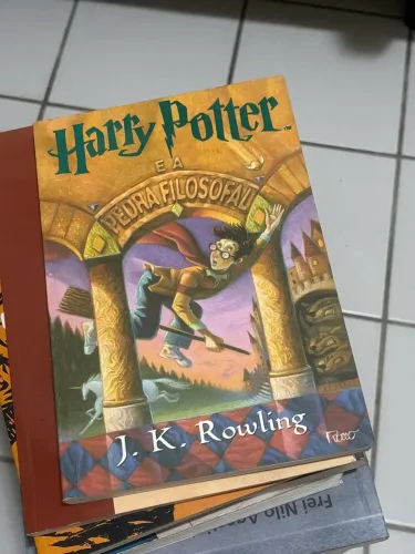 Harry Potter e A Pedra Filosofal Livro