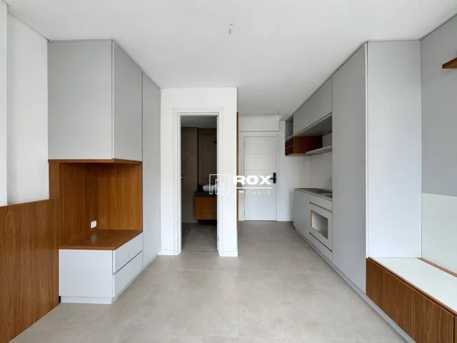 Studio semi-mobiliado com 1 quarto à venda, 20 m² por R$ 335.000 - Água Verde, Curitiba/PR