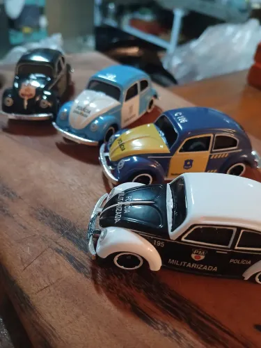 Fusca polícia miniatura metal 1:64 venda unitária ou kit
