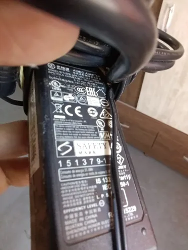 Carregador Fonte 1.3a 19v