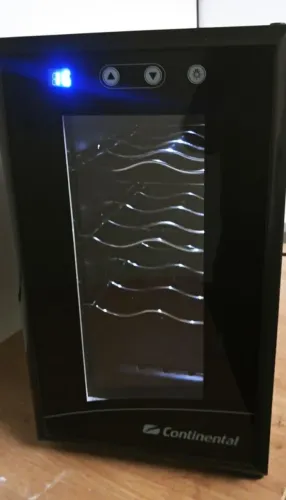 Adega de vinho climatizada (bivolt)