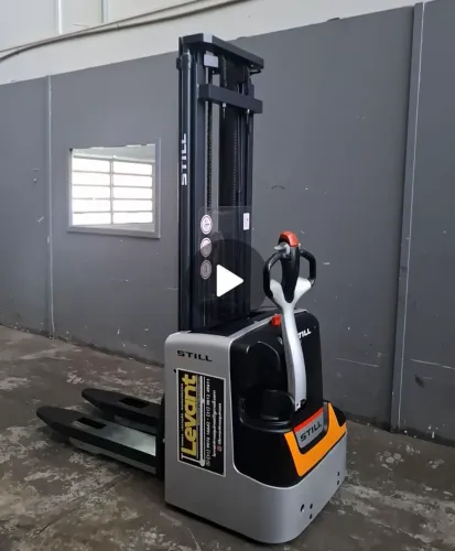 LOCAÇÃO- EMPILHADEIRA ELÉTRICA PATOLADA