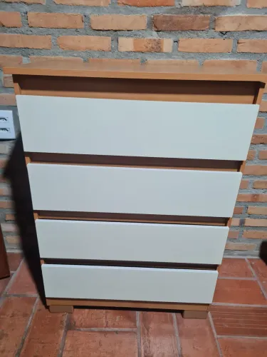 Cômoda 4 gavetas