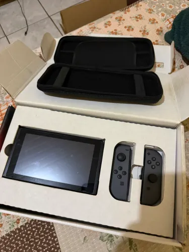 Nintendo Switch v1 destravado via chip + cartão de memória cheio de jogos