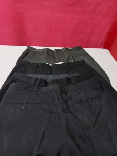 Calça social masculina Angelo tamanho 46. .4 peça.