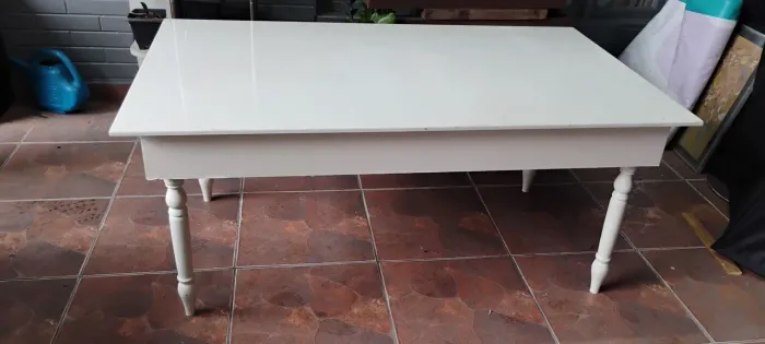 Mesa infantil branca