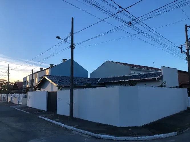 Casa de Esquina na Quadra Frente ao Mar - Praia Bandeira Azul, São Francisco do Sul