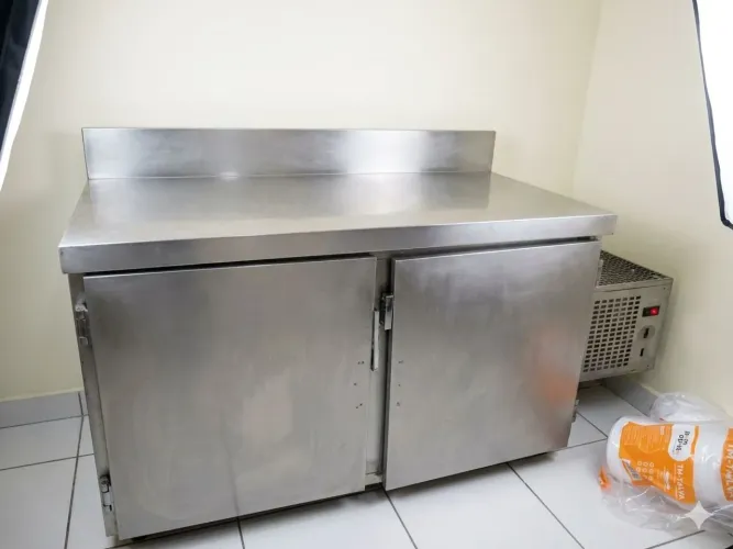 Geladeira balcão inox