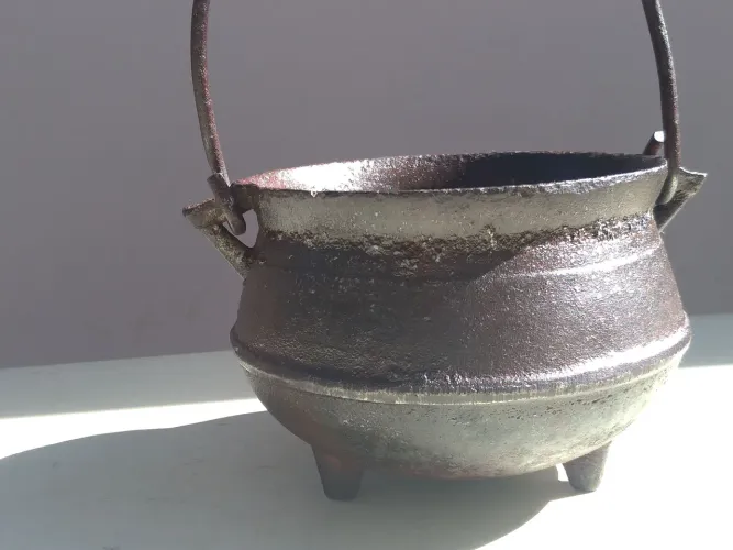 Caldeiraozinho 13 cm ferro fundido 