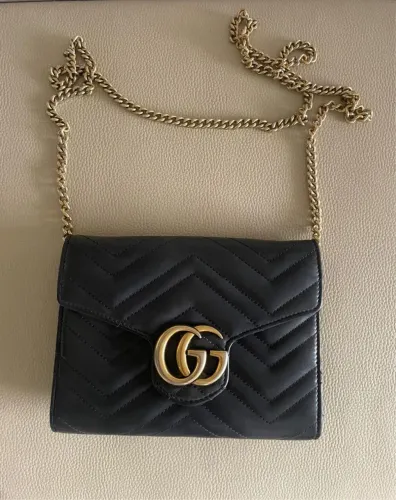 Bolsa Gucci tiracolo GG marmont mini 
