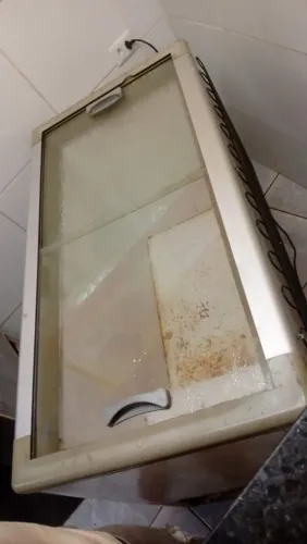 Freezer semi-novo