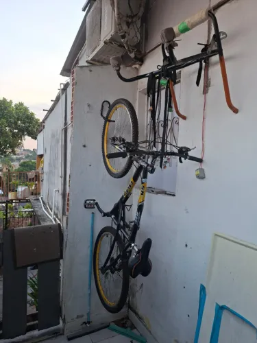 BICICLETA CALOI + SUPORTE PARA CARRO