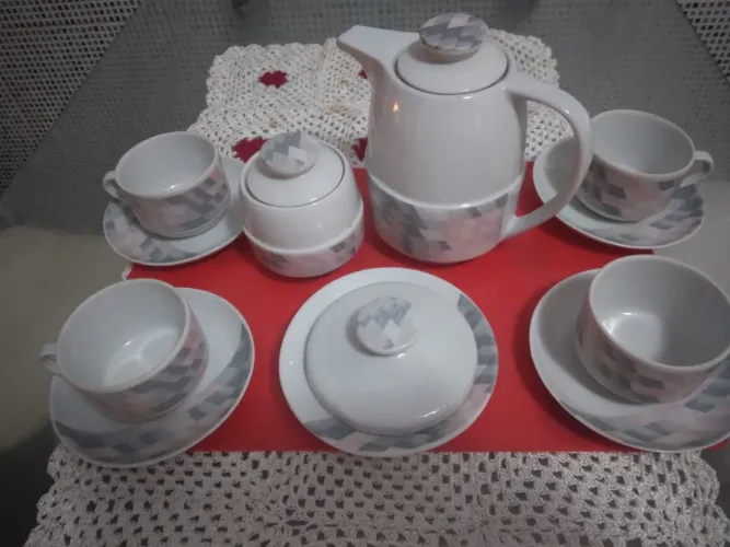 Caruaru-vendo!!Conjunto.com 4 xícaras POZZANI 