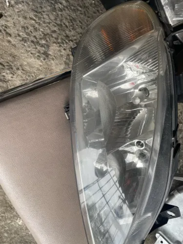 Farol reunalt clio rat par