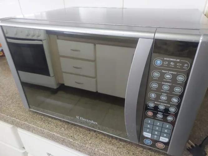 MICROONDAS ELECTROLUX 31 LITROS
