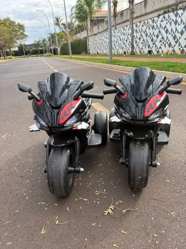 Moto elétrica infantil - Novíssima