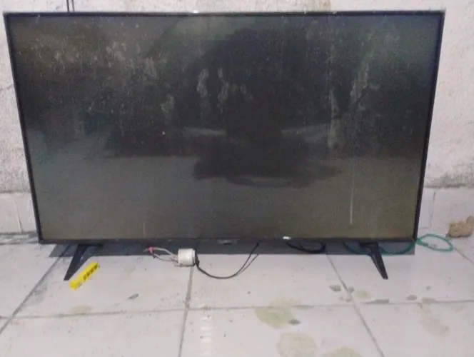 Tv smart defeito na tela 59p