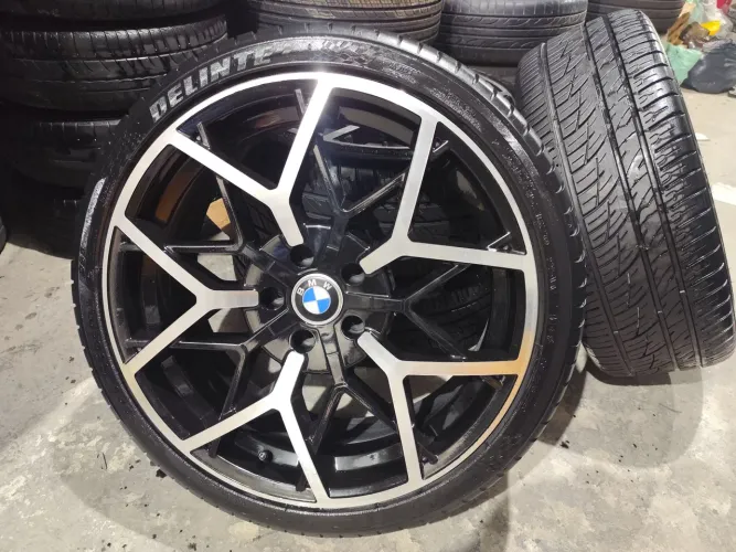 Rodas Aro 20" BMW M Performance 5x120 Modelo Y-Spoke com pneus Seminovos.