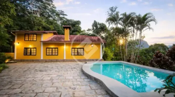SÍTIO COM 5.800m2 À VENDA POR 1.500.000,00 EM SANTA RITA - TERESÓPOLIS-RJ codigo: 333685