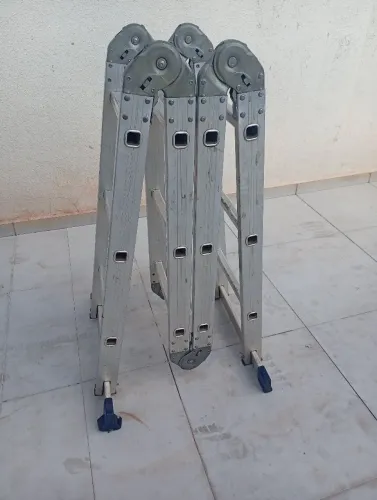 Escada Articulada 