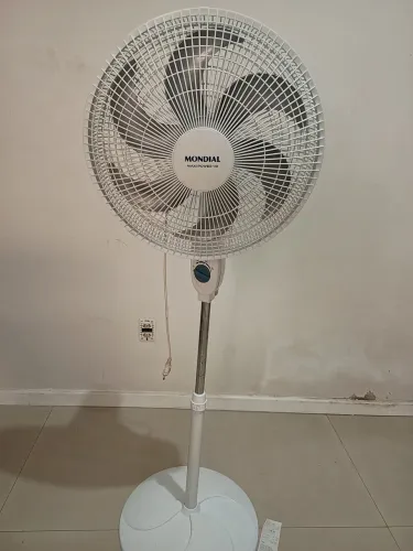 Ventilador mondial 40 cm super potente na cor branca