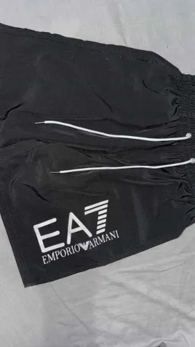 Short Emporio Armani Preto Tam M