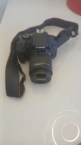 Canon T5i + Lente 18-55 + Flash + Cartão 16GB - Excelente estado.