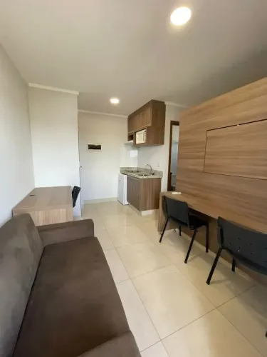 Flat à venda em Rio Verde com localização privilegiada, espaço aconchegante e armários