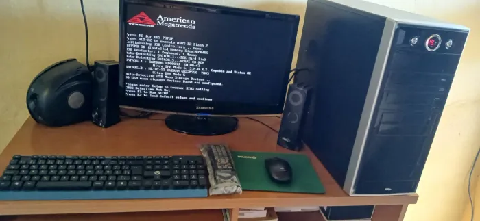 Computador Com monitor Samsung