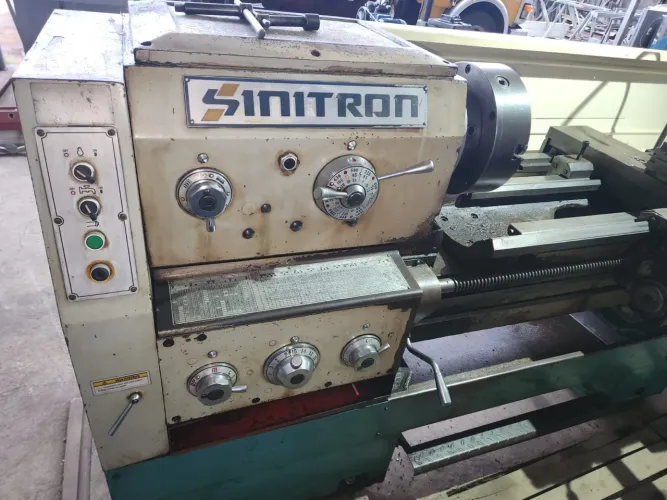 Torno Mecânico Sinitron SL5020 - Ideal para Cilindros Hidráulicos e Eixos Pesados