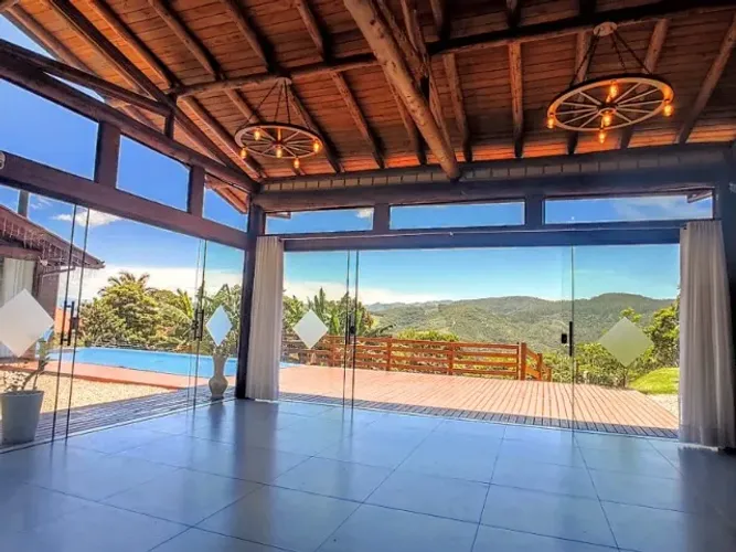 Sítio com casa para alugar por diária, chácara, eventos, salão de festas, fogão a lenha