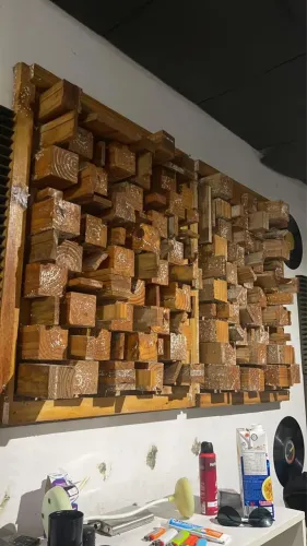 Painel Difusor Acústico em Madeira de Pino (Modelo Skyline / QRD 2D)