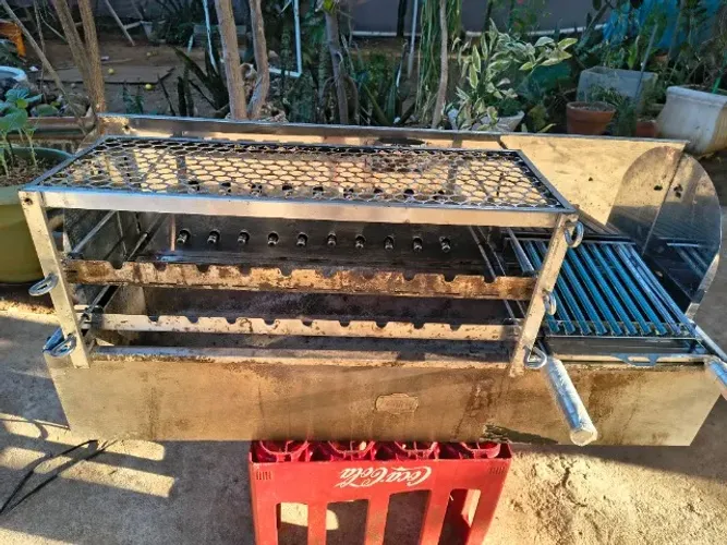 Churrasqueira Espetinho Giratório Inox a Carvão Balcão c 2 Grill Giratório p 19 espetinhos