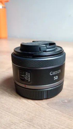 Canon RF 50mm f/1.8 STM