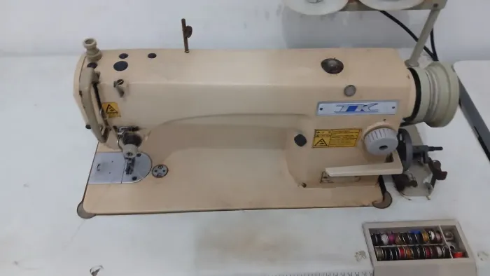 Vendo máquina de costura reta industrial