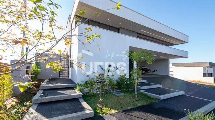 Casa Térrea de Esquina no Jardins Nápoles Exclusividade e Conforto em Cada Detalhe