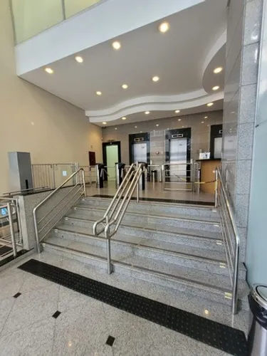 Vendo ou Alugo- Sala Comercial Centro de Curitiba