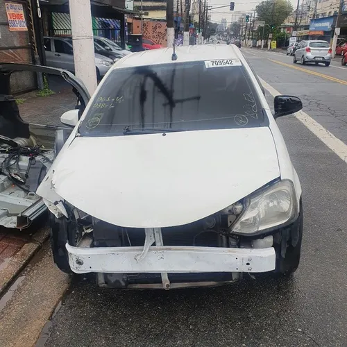 Etios sedan 2018 sucata para retirada de peças 