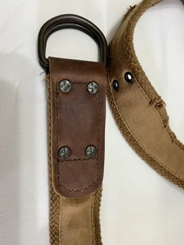 Cinto usado masculino com detalhe em couro Abercrombie e Fitch