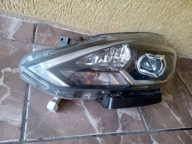 Farol Esquerdo Nissan Sentra 2018 2019 Xenon (pra recuperar