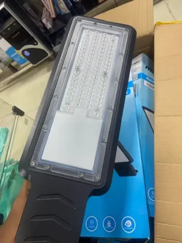 Luminária 100w Publica de led. Nova Planalto Segurança e ILuminação