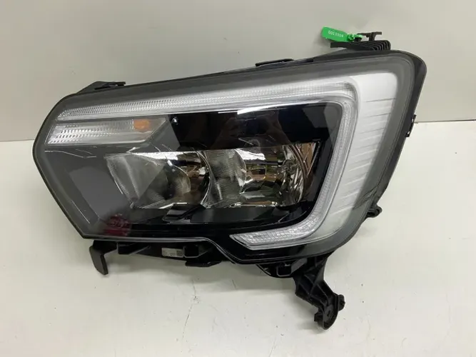 Farol Renault Master 2023/2024 Esquerdo
