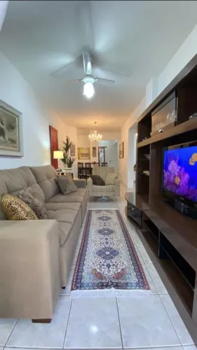 Apartamento mobiliado de 2 dormitórios, sendo 1 suíte, proximo da Av. Brasil