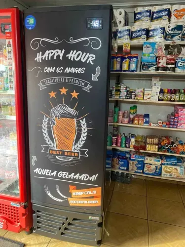 Cervejeira 454L Porta Sólida Adesivada Happy Hour Imbera