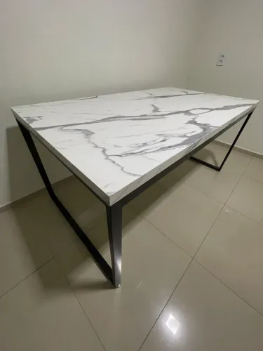 Mesa estrutura metalon com tampo MDF naval branco com rajado - 160(C)x90,5(L)x75cm(A)
